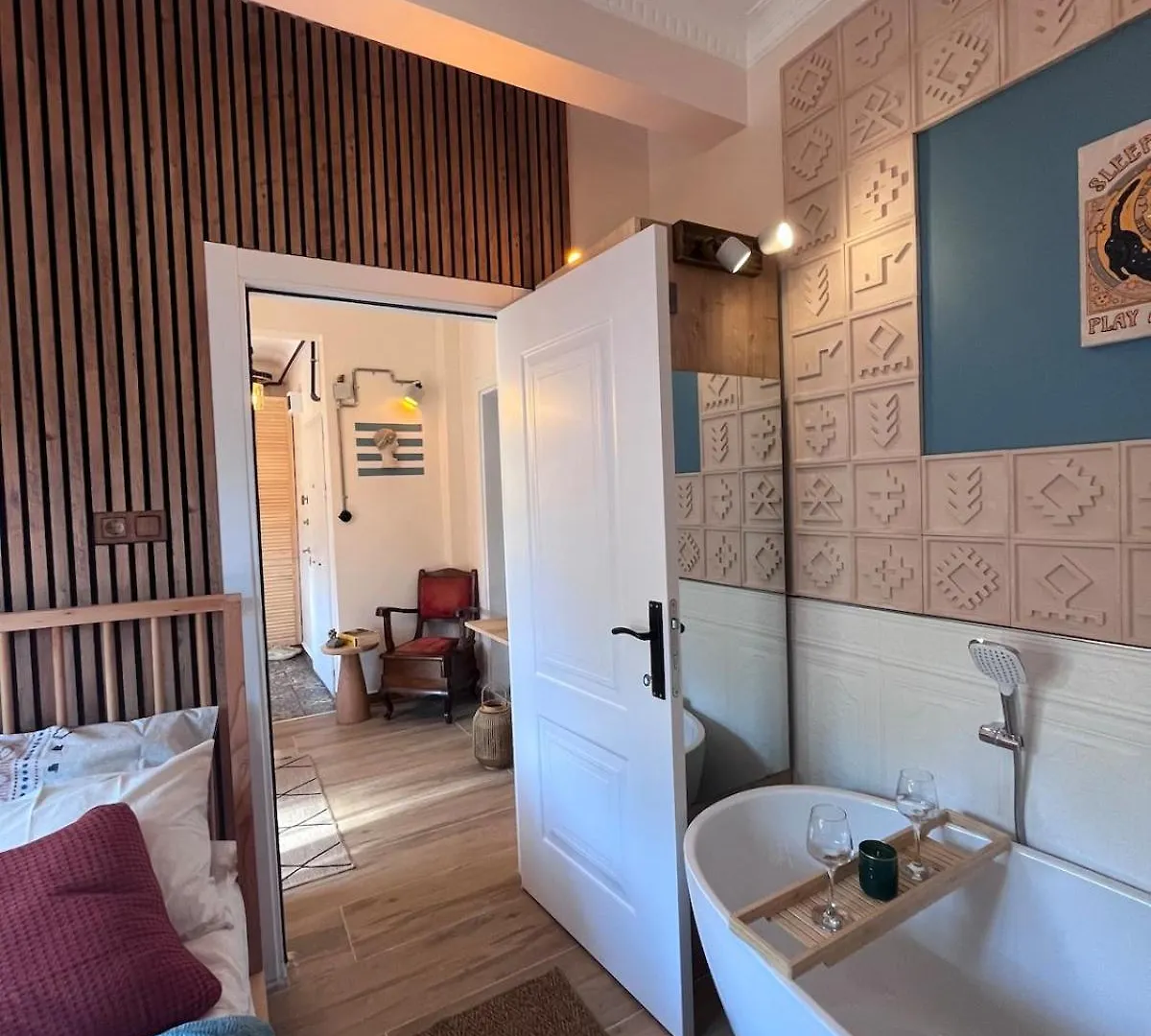 Rum Otto Enjoy Relax 30 Sec To Taksim Bathtub Istanbul 0*,