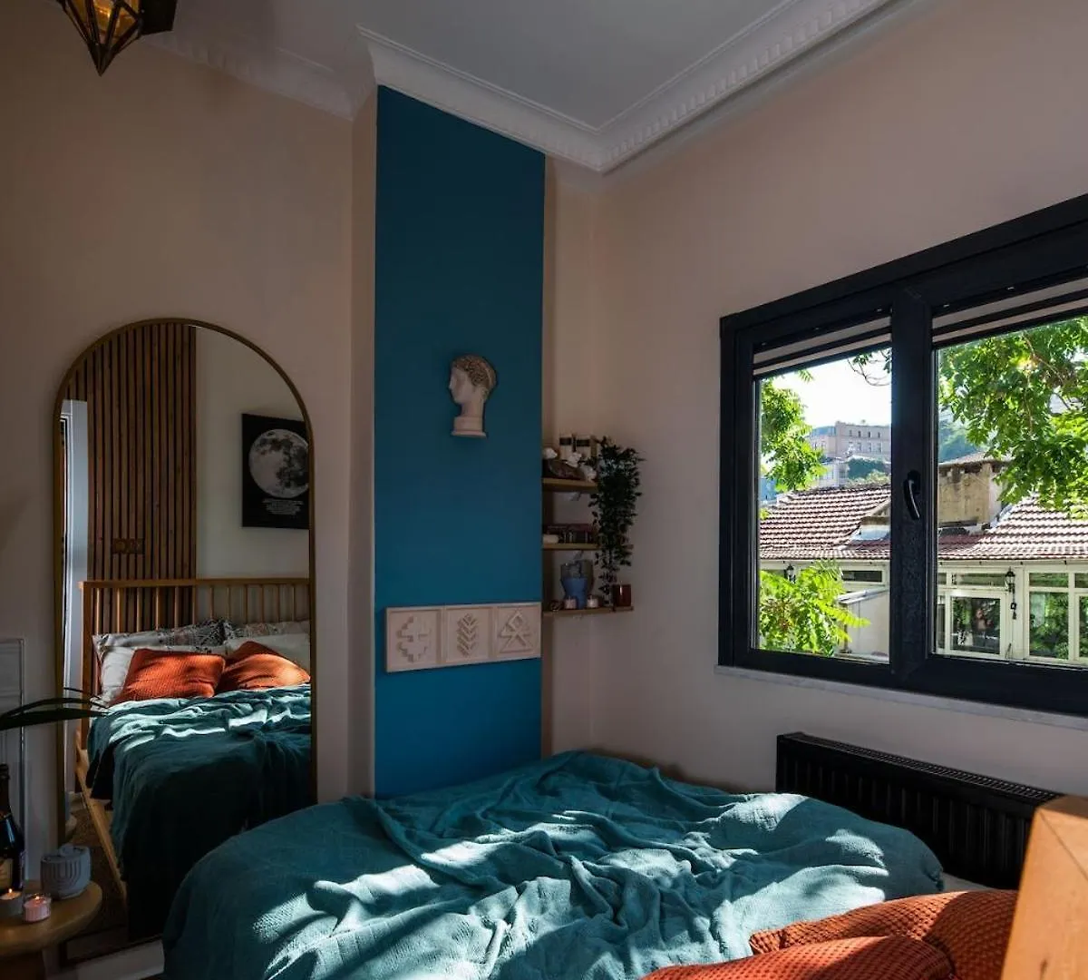 Rum Otto Enjoy Relax 30 Sec To Taksim Bathtub Istanbul Apartment