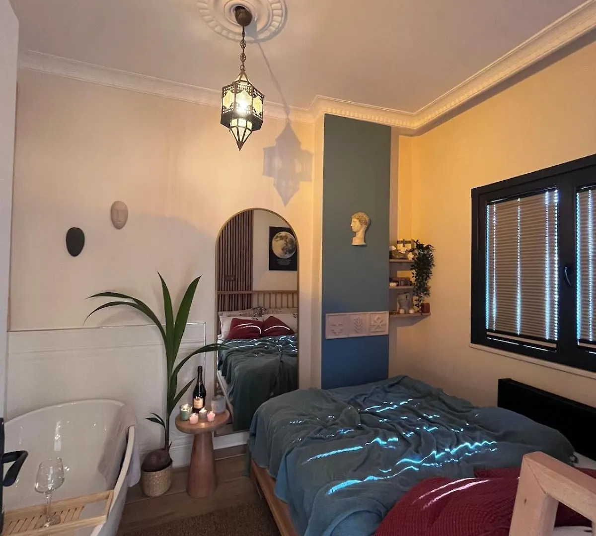 Rum Otto Enjoy Relax 30 Sec To Taksim Bathtub Istanbul
