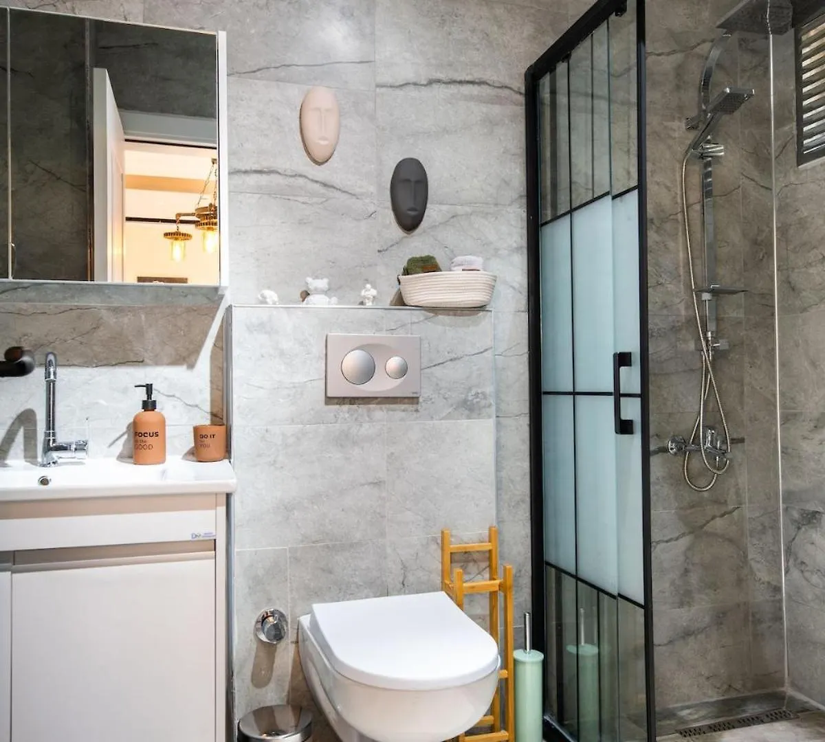 Rum Otto Enjoy Relax 30 Sec To Taksim Bathtub Istanbul Turkey
